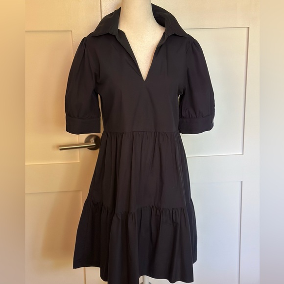 Lili Sidonio Dresses & Skirts - Lili Sidonio size S navy cotton poplin v-neck tiered dress with collar.